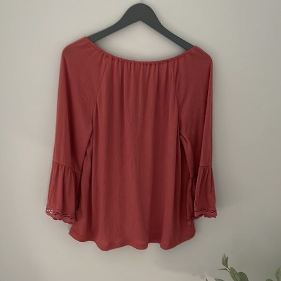 NWT Old Navy Oversized Top. 3/4 bell sleeves. Size Small - Picture 4 of 5